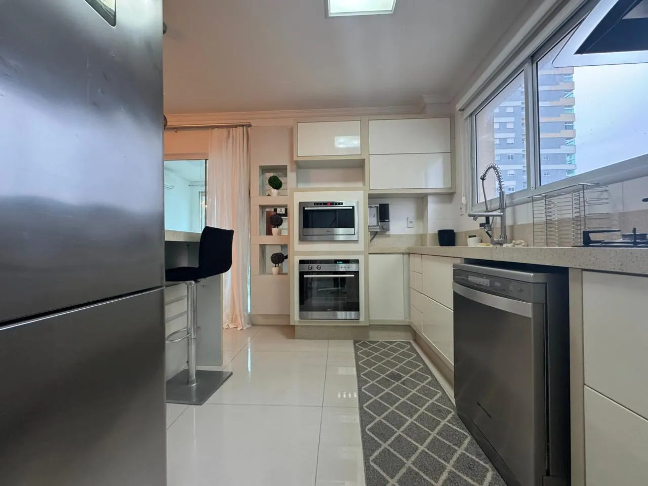 Imagem Apartamento com vista para o mar à venda com 171m2 por R$ 3.500.000,00