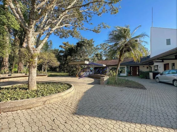 Imagem Casa Térrea com Gourmet, Hóspede, Cocheira, Ateliê e Caseiro.