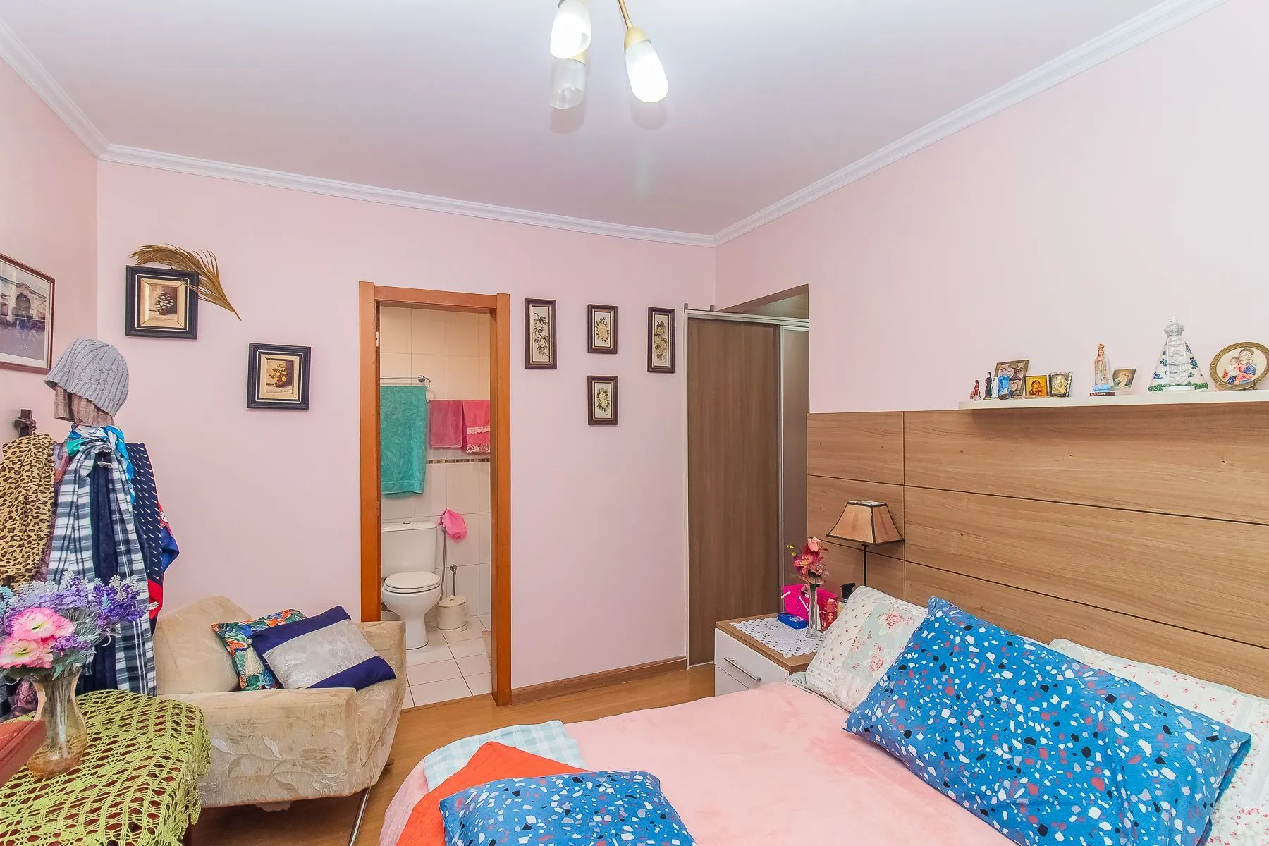 Imagem LINDO APARTAMENTO NO MENINO DEUS com 117 M PRIVATIVOS, 3 DORITÓRIOS COM SUÍTES E VAGA DUPLA