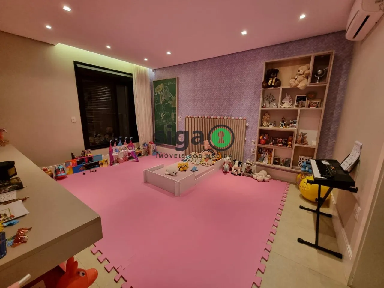 Imagem JARDIM PAULISTA: CASA COM 4 SUÍTES - 4 VAGAS - 415M²