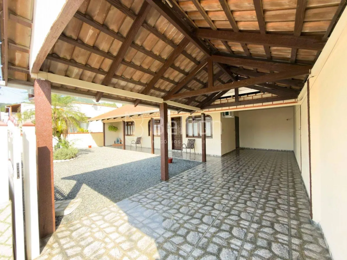 Imagem Casa com 4 Quartos e Terreno de 360m² no bairro do Sol em Indaial com fácil acesso para Blumenau!