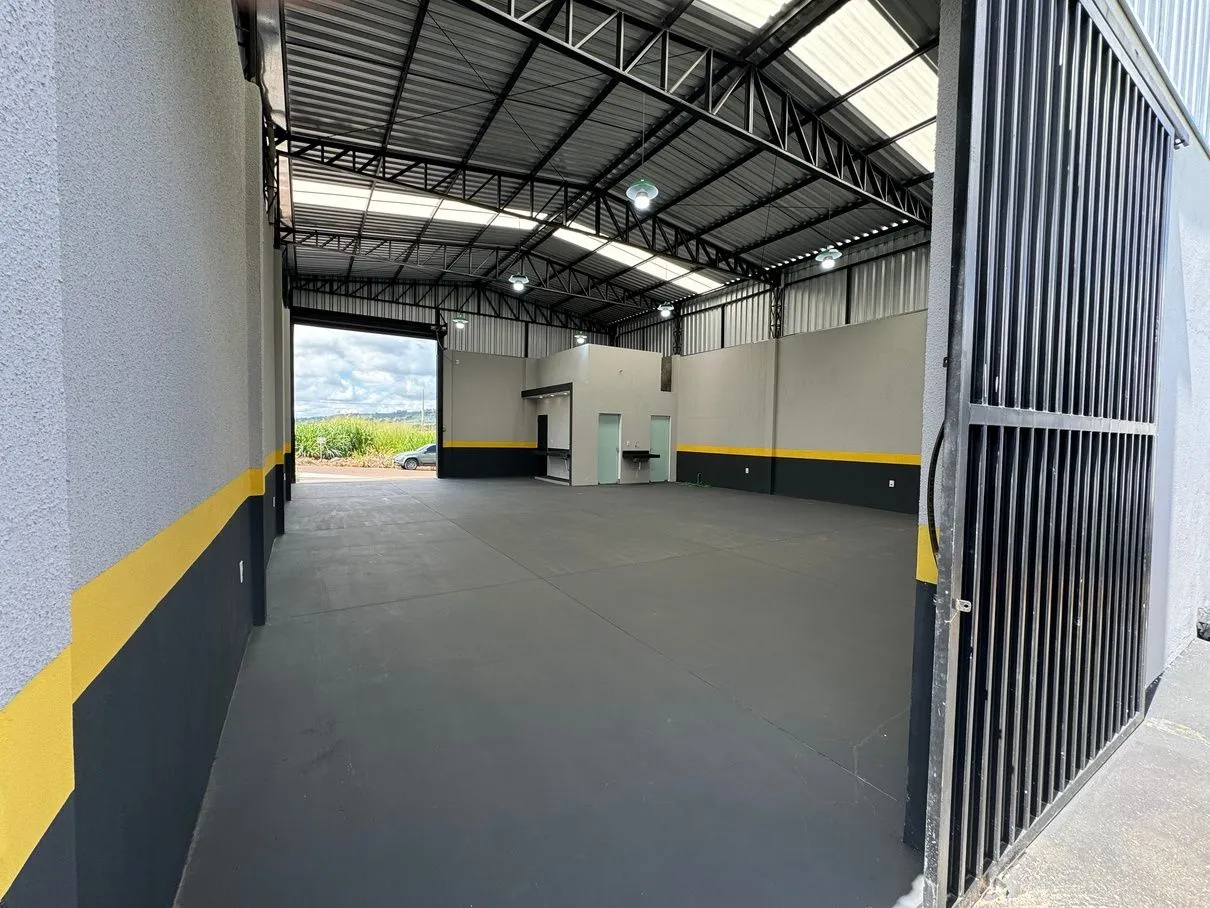Imagem Galpão à venda, 170 m² por R$ 460.000,00 - Morada da Serra - Patos de Minas/MG