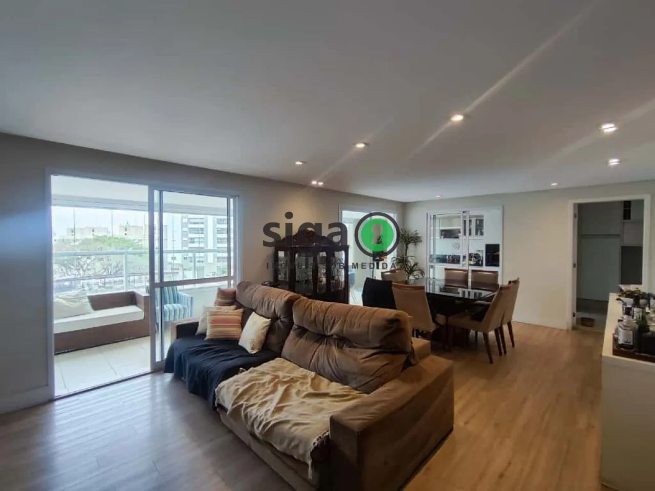Imagem Apartamento de 185 metros 4 dormitórios 2 suítes 2 vagas