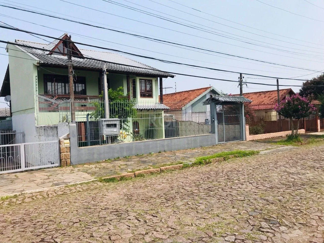 Imagem Casa para Venda - 279m², 6 dormitórios, sendo 2 suites, 3 vagas - Cavalhada, Poa