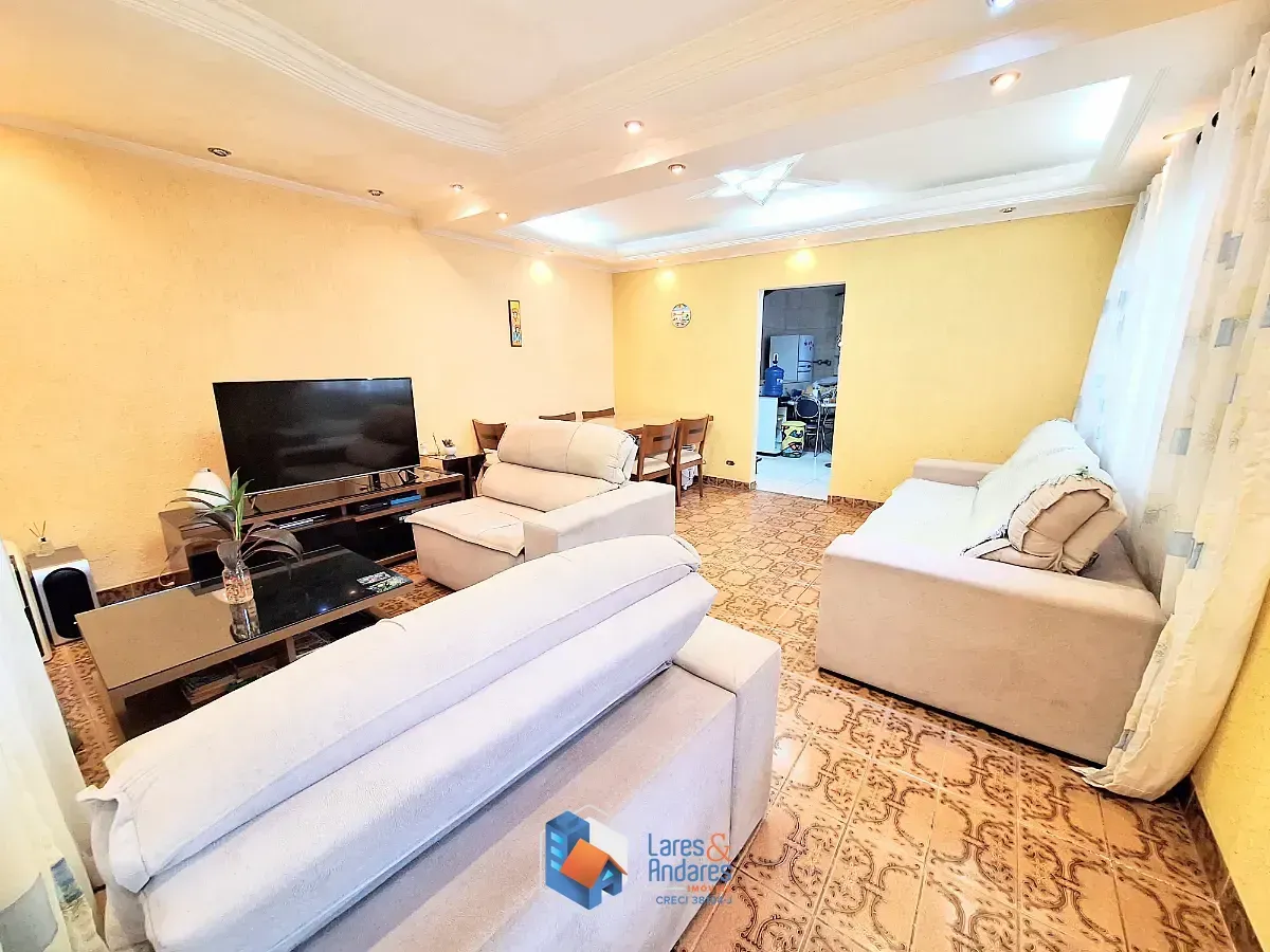 Imagem Sobrado para venda em Jardim Cecy com 2 quartos, 210m²