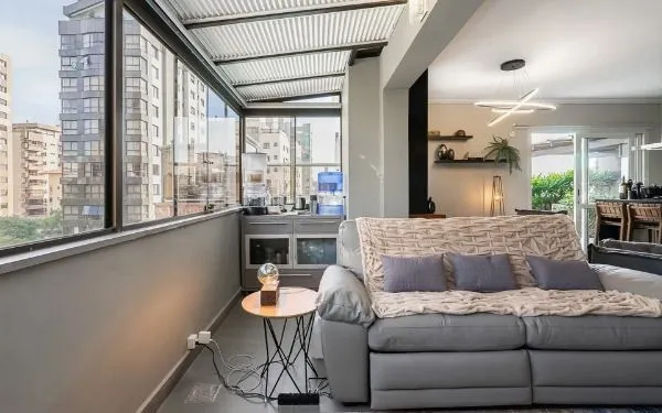Imagem Vende-se cobertura com 2 dormitórios, sendo 1 suíte no bairro Auxiliadora