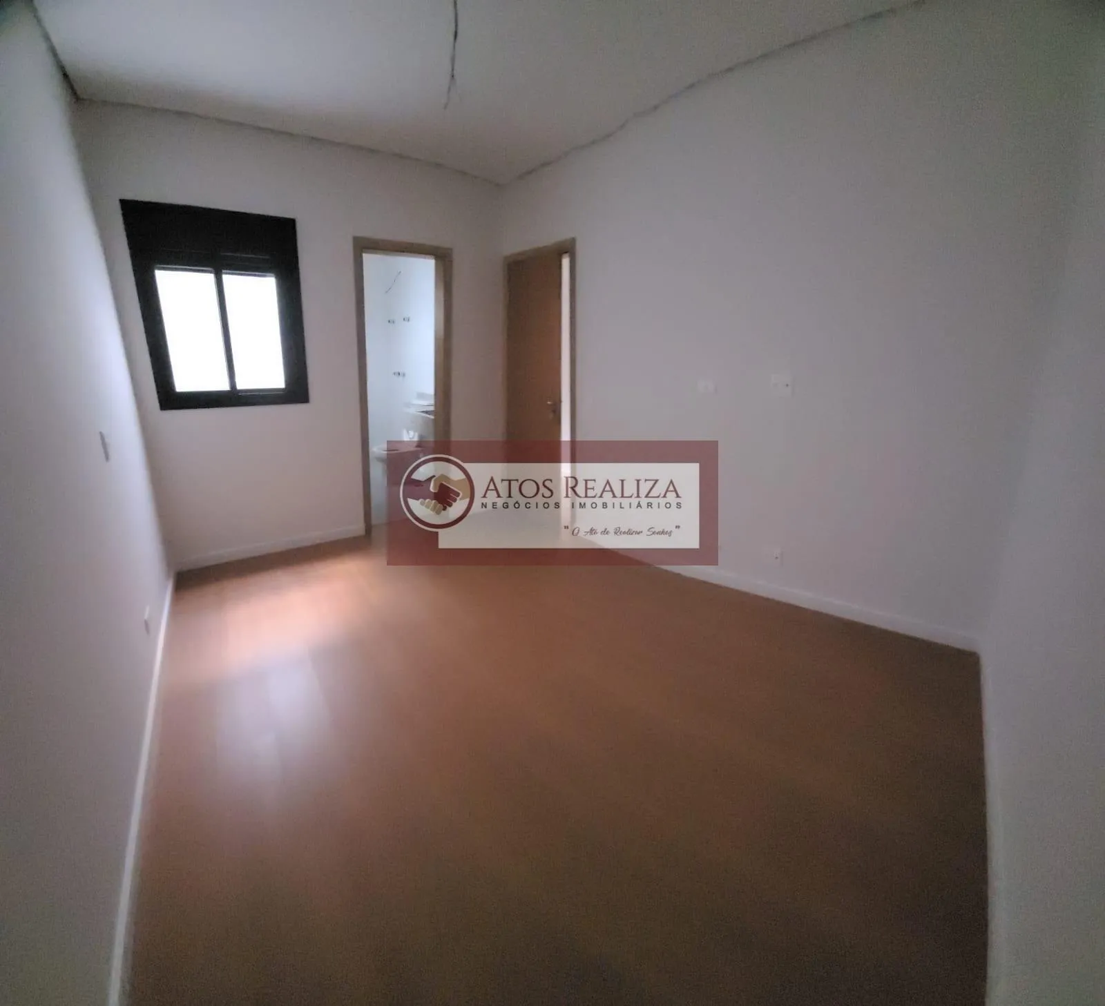 Imagem VENDO SOBRADO DE 3 DORMITÍRIOS, SENDO 3 SUÍTES, 2 VAGAS DE GARAGEM, NO BAIRRO CAMPO GRANDE - SÃO PAULO