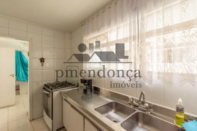 Imagem Apartamento de 132m² em Higienópolis, 3 quartos (1 suíte) e 1 vaga demarcada e livre.