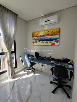Imagem Com 253 m² bem distribuídos, esta casa no Condomínio Madre Maria Villac oferece conforto, moderni...
