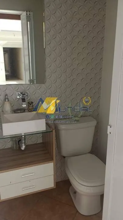 Imagem Sobrado à Venda com 359m², 4 dormitórios, 4 suítes, 1 sala e 5 vagas!!!