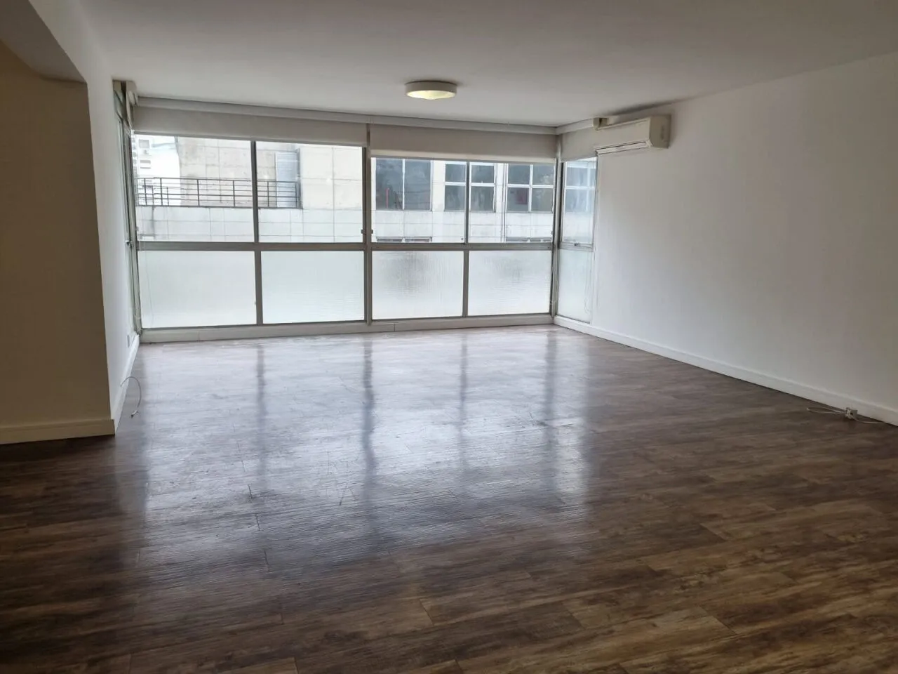 Foto do imóvel Apartamento Alto Padrão com 3 Dormitórios, Suíte e 2 Vagas no Condomínio Ipanema.