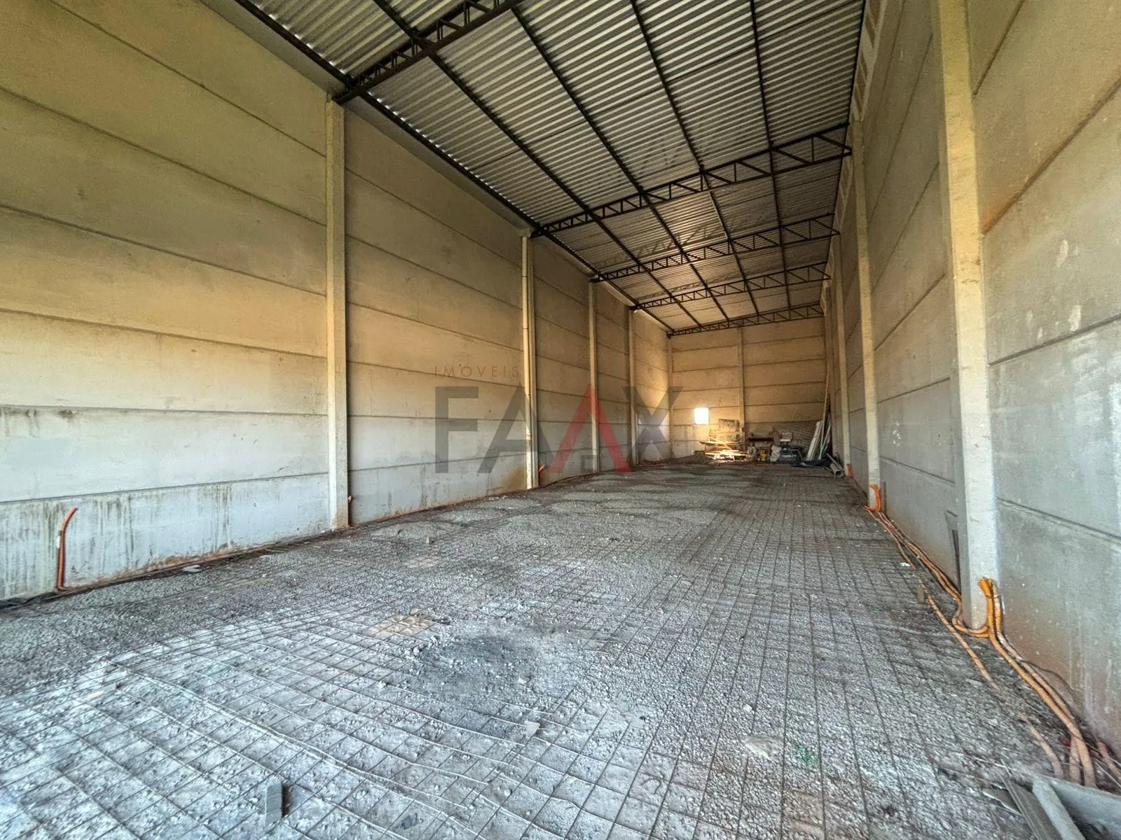 Imagem SALA COMERCIAL NOVA 250m - PRÓXIMO SHOPPING CIDADE DOS LAGOS