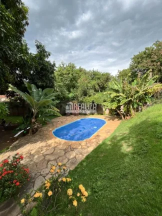 Imagem Casa com piscina e varanda no bairro Boa Vista, Uberaba