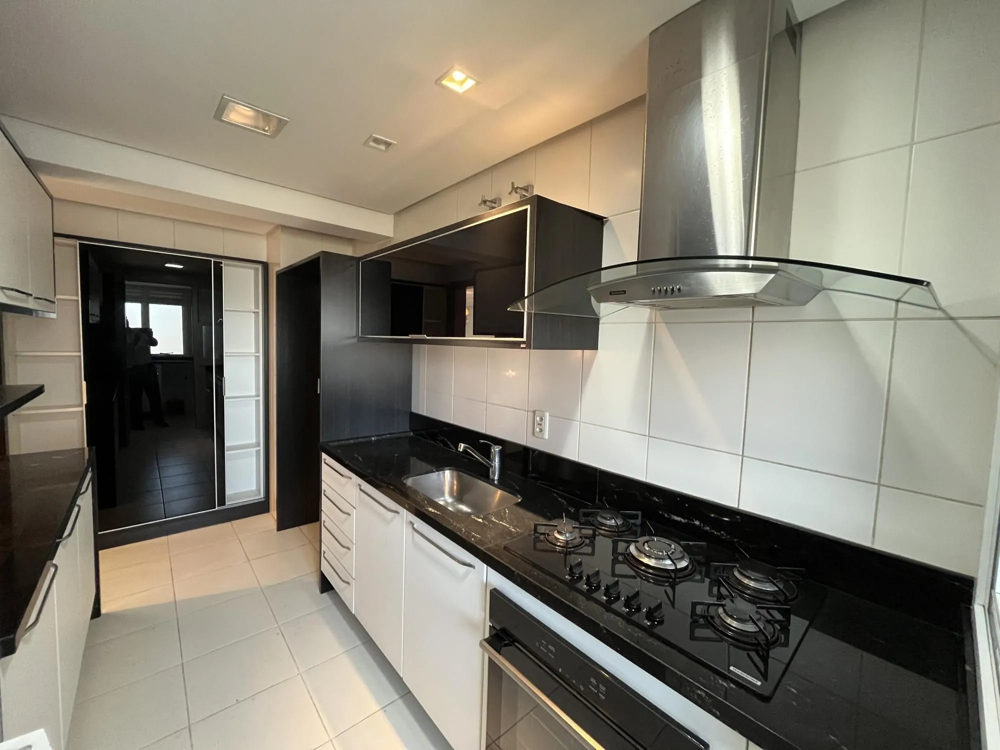 Imagem Apartamento de 3 quartos, suíte e 2 vagas de garagem no bairro Higienópolis POA