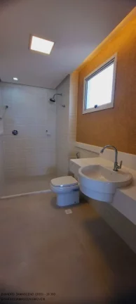 Imagem Casa de luxo em condomínio à venda em Busca Vida, Camaçari-BA: 4 quartos, 4 suítes, 2 salas, 2 banheiros, 4 vagas, 400m².