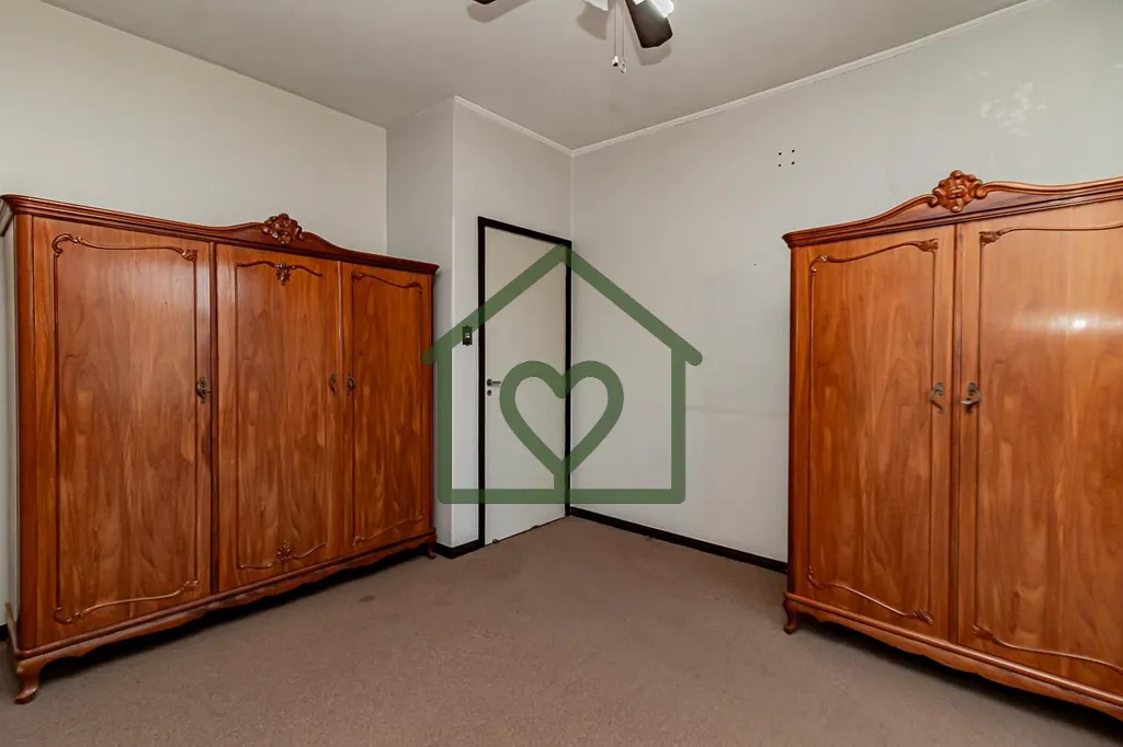 Imagem Apartamento de frente, com 3 dormitórios e três sacadas, sendo nos 2 dormitorios e na sala, propor...