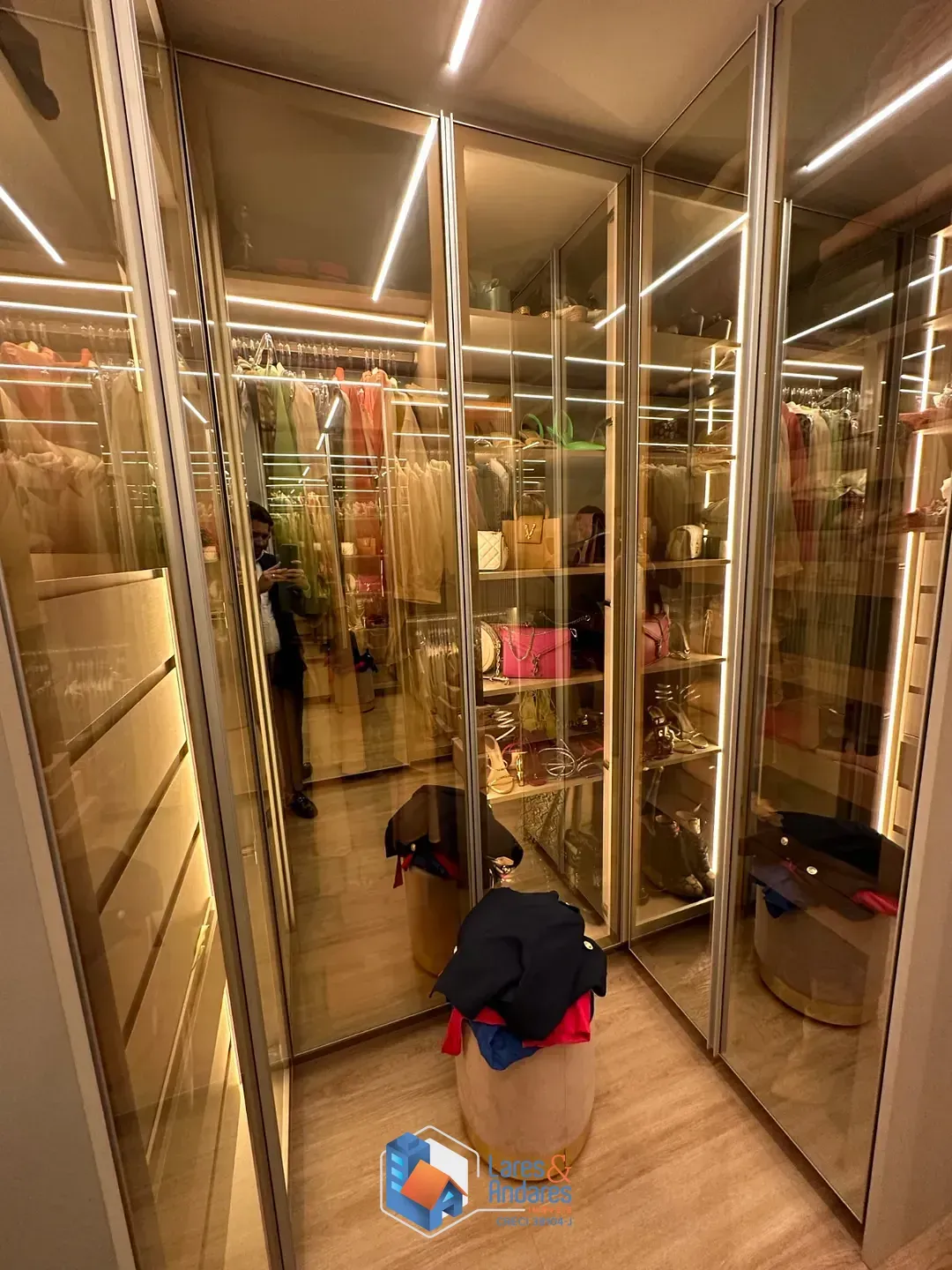 Imagem Apartamento para venda em Santana com 3 quartos, sendo 2 suítes, 196m²