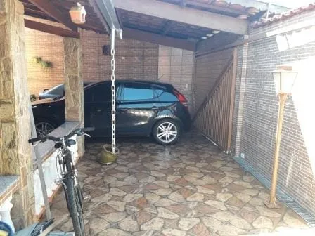 Foto do imóvel Casa à venda 3 Quartos, 1 Suite, 2 Vagas, 159.1M², Vila Rica, Pindamonhangaba - SP