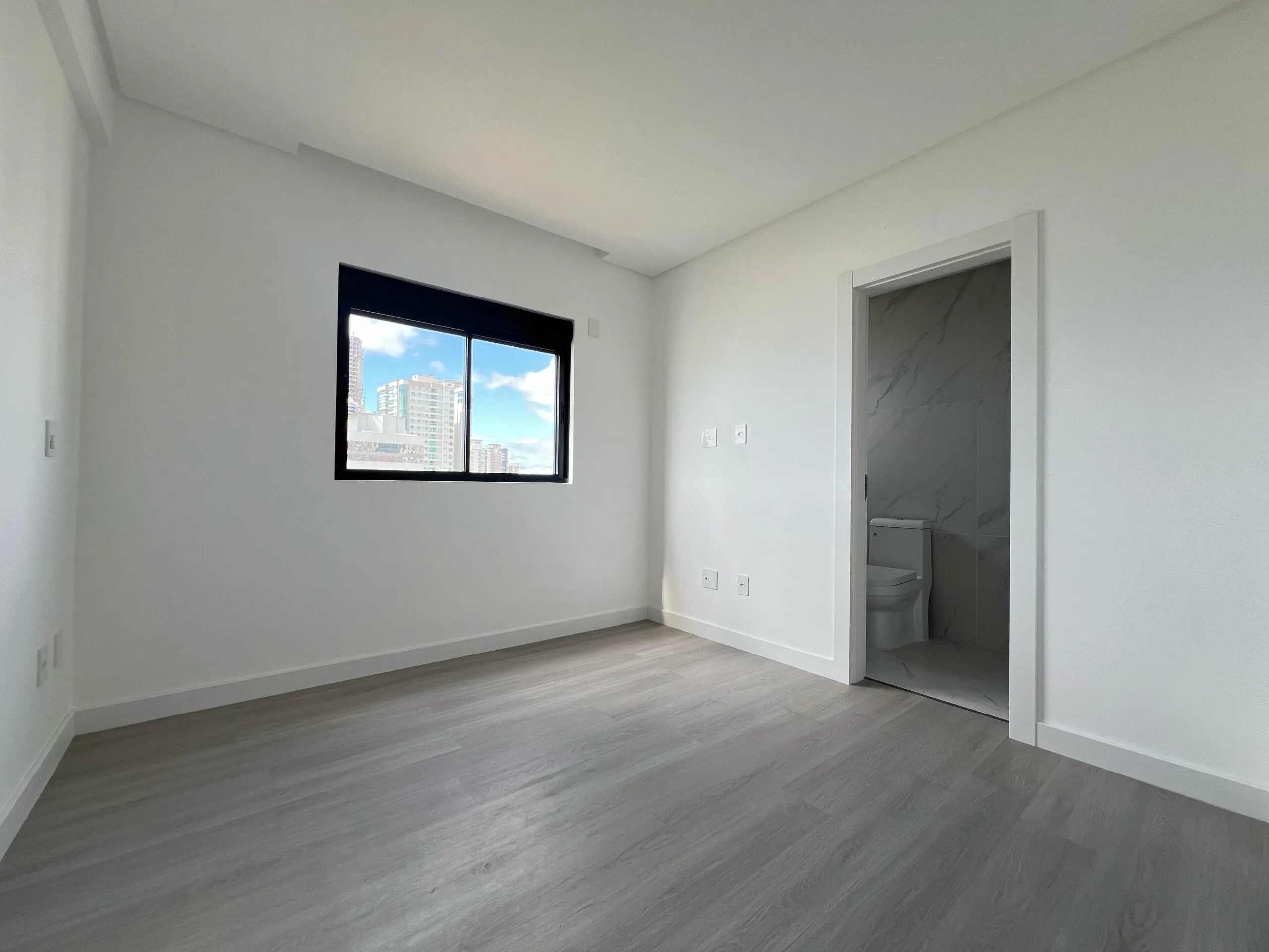 Imagem Apartamento com vista para o mar à venda com 112m2 por R$ 2.800.000,00