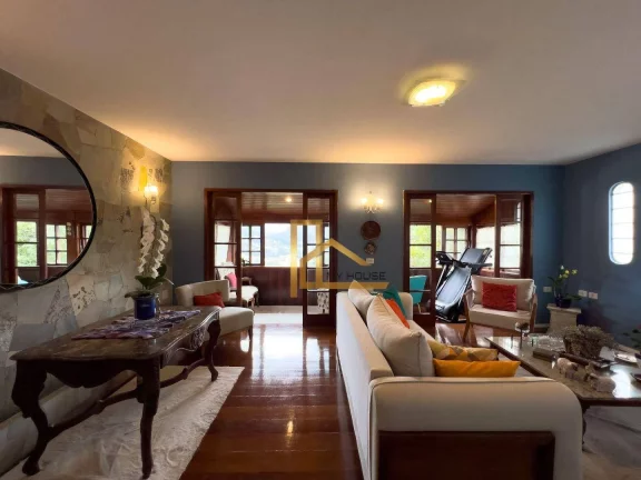 Imagem Casa com 3 quartos e lazer privativo perto do centro de Teresópolis
