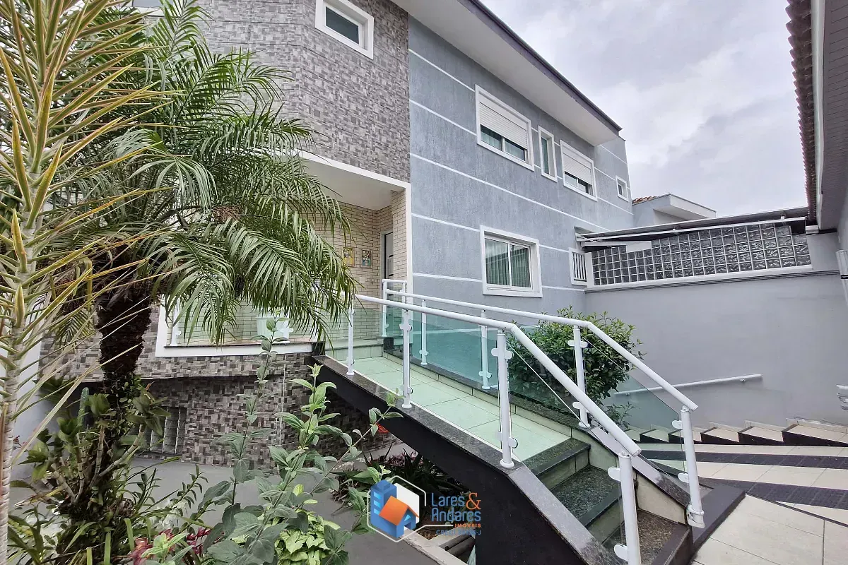 Imagem Sobrado para venda em Tucuruvi com 5 quartos, sendo 5 suítes, 382m²