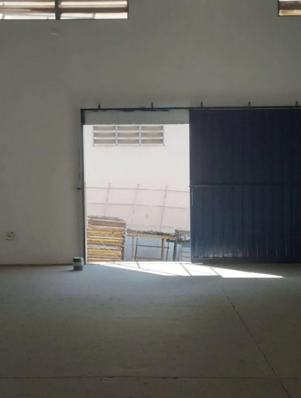 Foto do imóvel Salão Comercial para Locação em Sorocaba-SP, Bairro Recreio Marajoara: 1 Sala, 2 Banheiros, 400m² de Área em RECREIO MARAJOARA, SOROCABA - SP