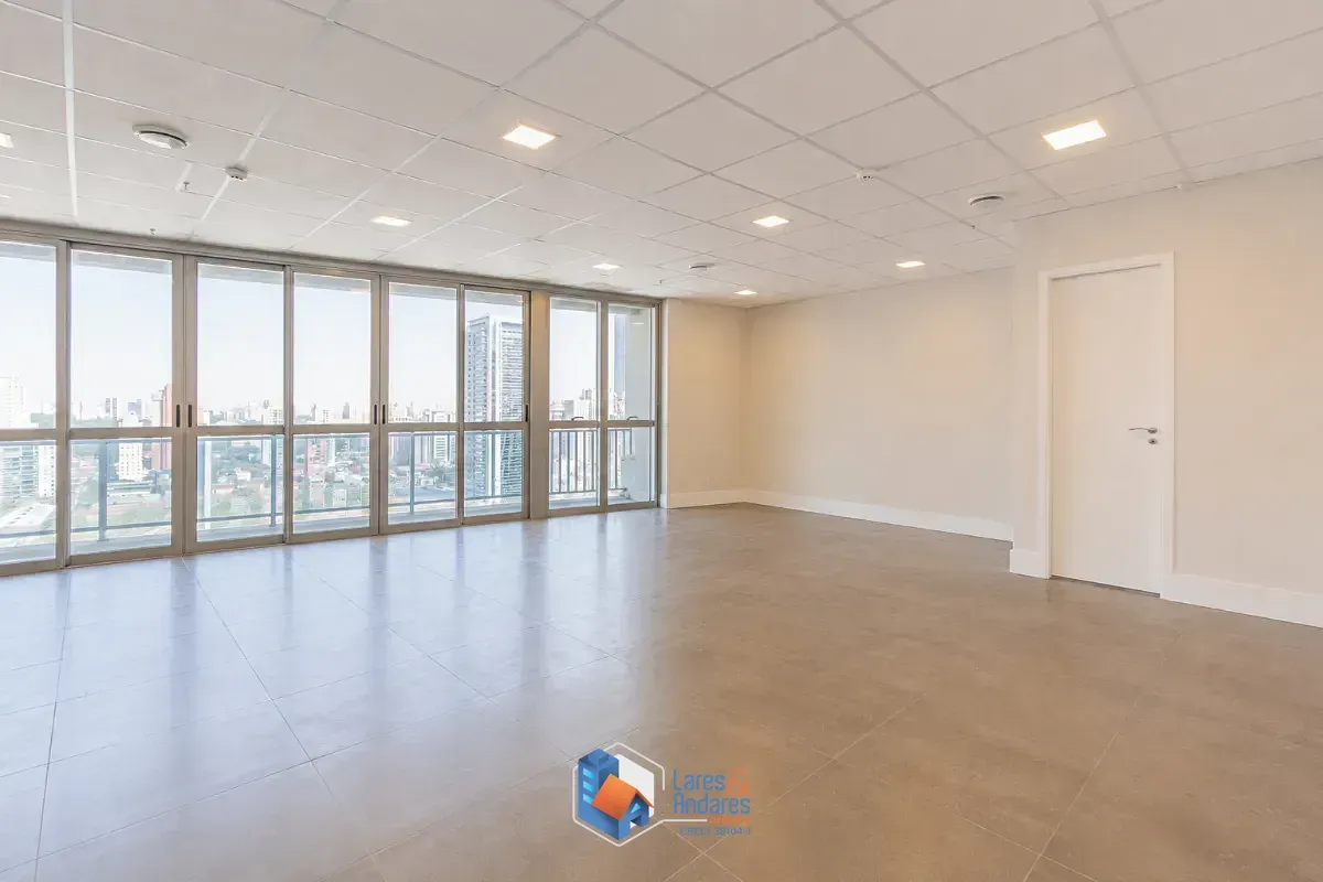 Foto do imóvel Conjunto comercial para venda em Chácara Santo Antônio, 55m² em Rua Enxovia