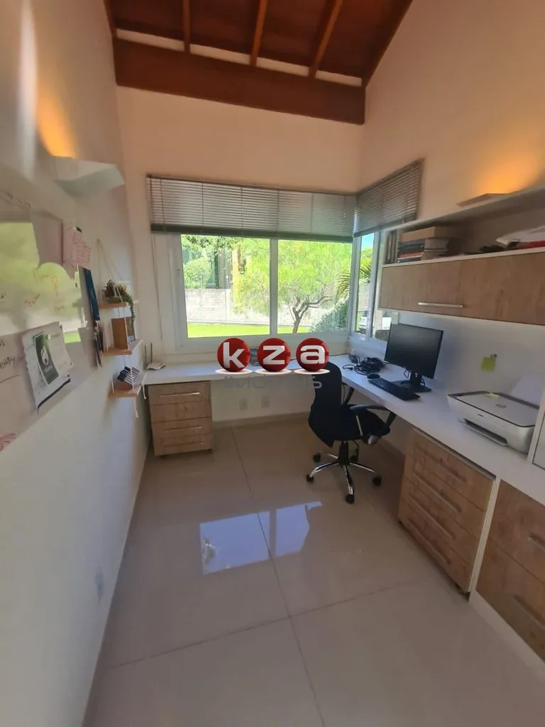 Imagem Casa de luxo em condomínio à venda em Valinhos-SP 3 quartos, 3 suítes, 3 salas e 296m² de área Imperdível no Jardim Soleil!