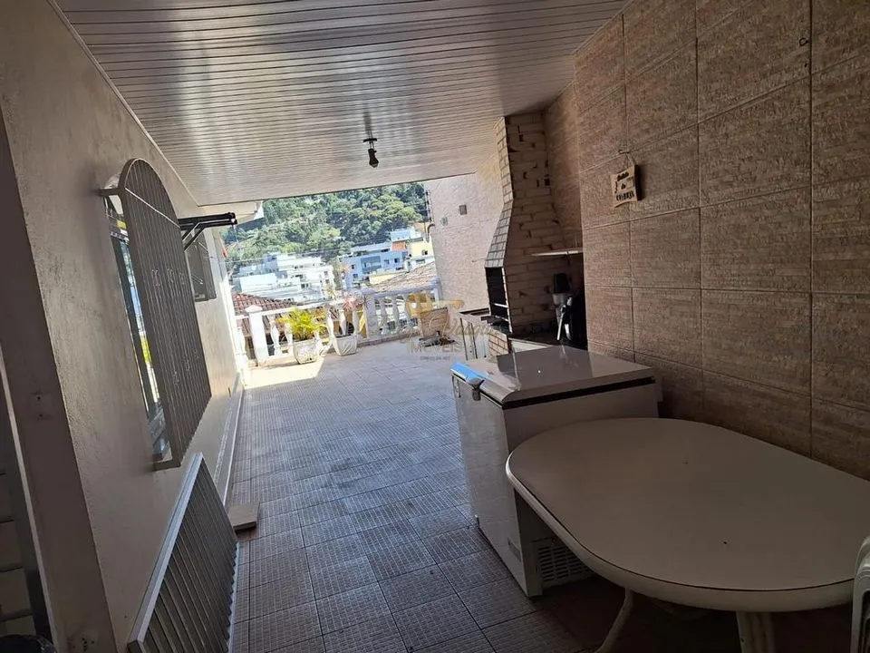 Imagem Casa para Venda em Teresópolis / RJ no bairro Várzea
