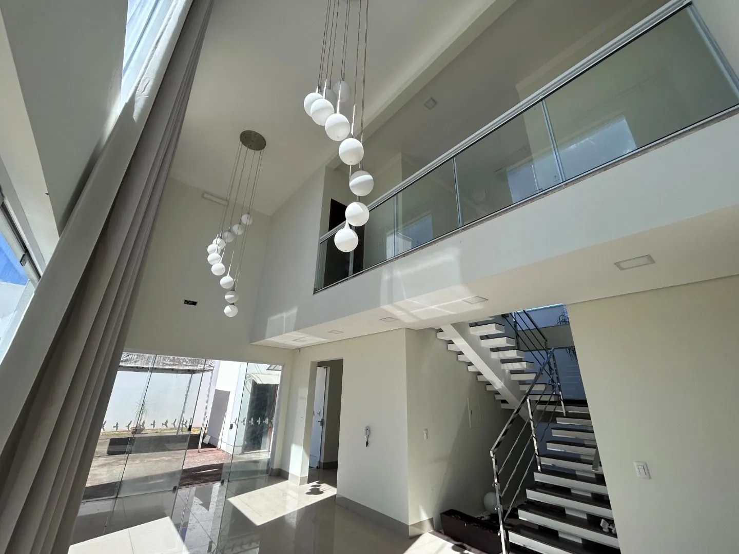Imagem Casa com 5 dormitórios, 266 m² - venda por R$ 2.100.000,00 ou aluguel por R$ 5.500,00/mês - Alto dos Caiçaras - Patos de Minas/MG