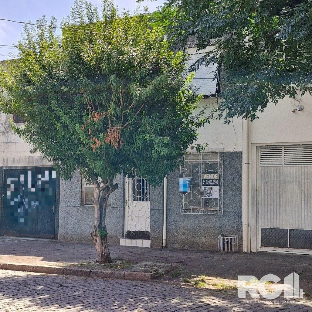 Imagem Residência no Bairro Azenha, com quatro dormitórios