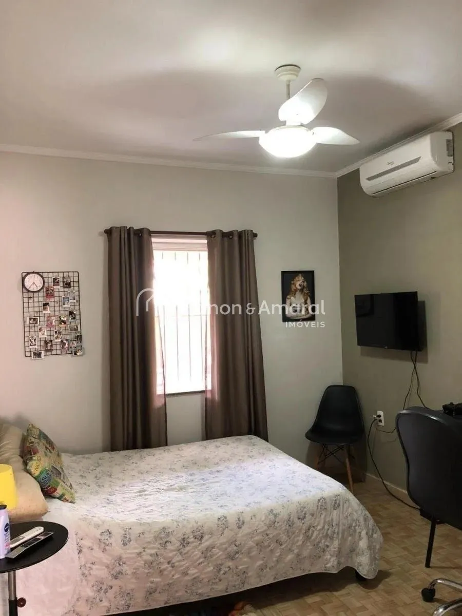 Imagem Casa à venda próxima à Lagoa do Taquaral em Campinas