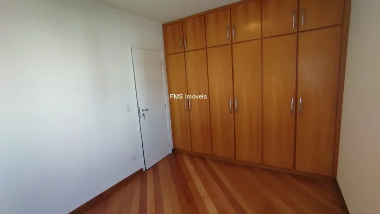 Imagem Aluguel de Apartamento em Pinheiros com 3 Quartos sendo 1 Suíte, 4 Banheiros, 2 Vagas de Garagem.