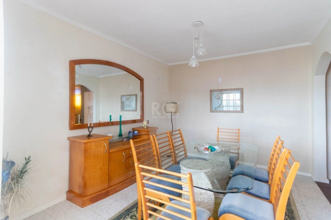 Imagem Casa para Venda - 250m², 3 dormitórios, sendo 2 suites, Partenon
