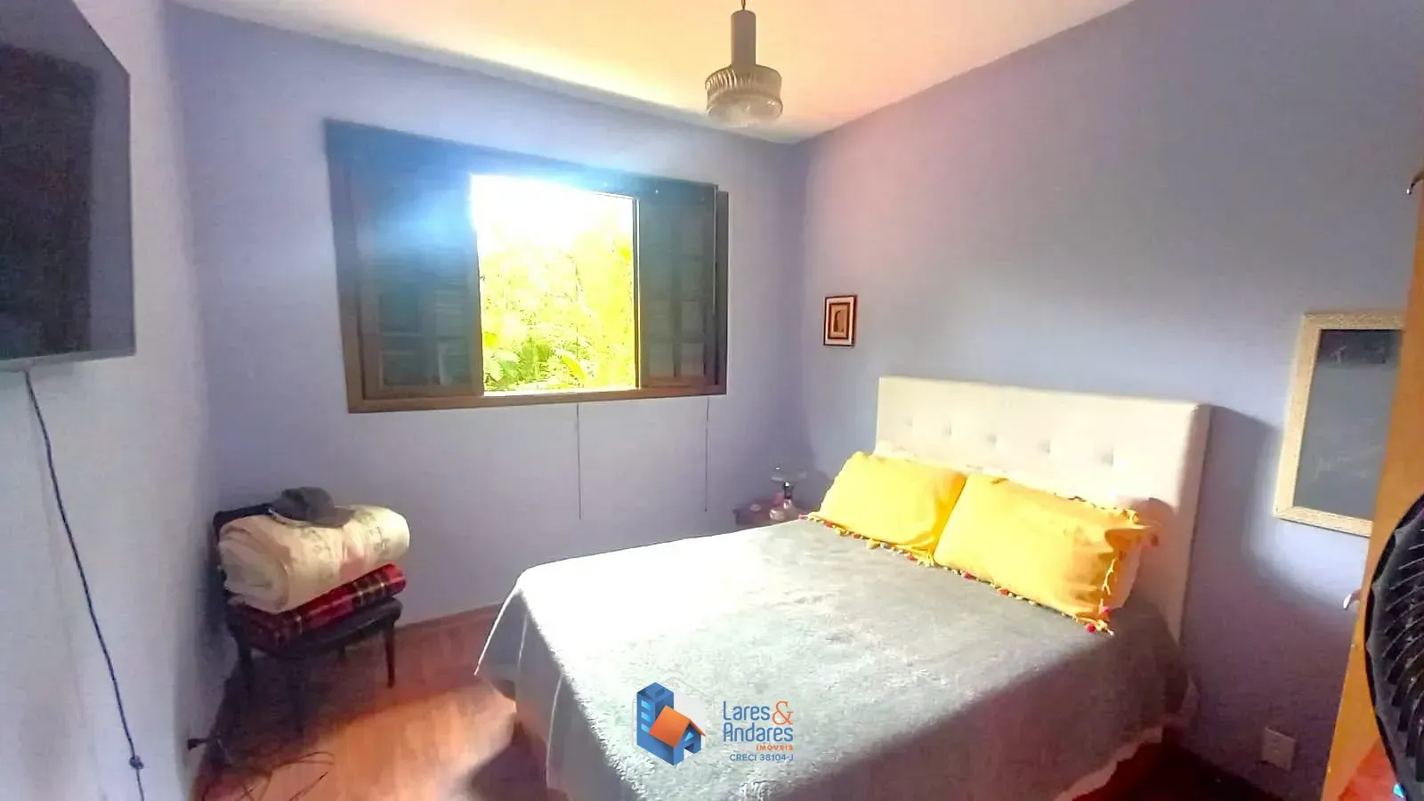 Imagem CASA DE CAMPO EM COND COM 720 m² 3 DORM 2 SALAS SENDO DUAS CASAS, PISCINA E CHURRASQUEIRA COM 5 VAGAS - COND. PORTAL DE IBIÚNA - SP