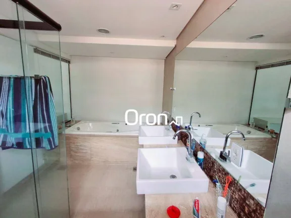 Imagem Sobrado à venda, 371 m² por R$ 3.800.000,00 - Residencial Aldeia do Vale - Goiânia/GO