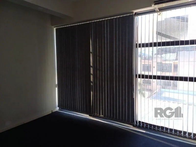 Imagem MÁFFER IMÓVEIS ALUGA - CONJUNTO COMERCIAL Av. Cristóvão Colombo esquina Benjamin Constant | Porto Alegre/RS