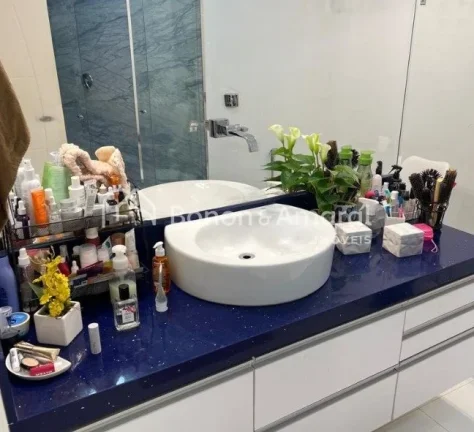 Imagem **Linda casa à venda em condomínio fechado com fácil acesso a Campinas**

Com mais de 600m² de t...