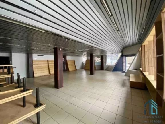 Imagem Prédio de esquina a venda, ótimo para investidores, no centro de Curitiba PR