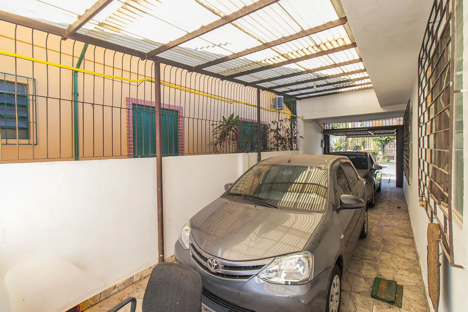 Imagem Casa 3 dormitórios, 5 vagas.