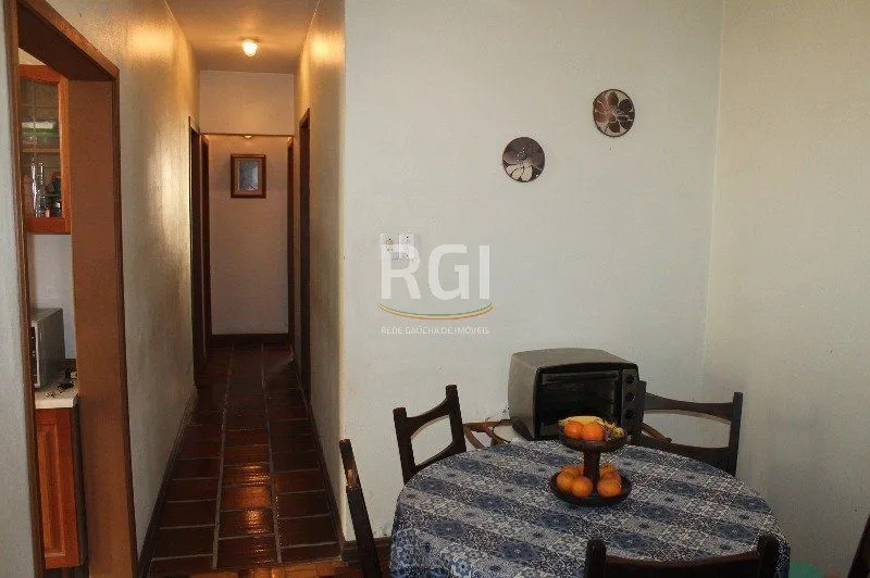 Imagem Casa para Venda - 220m², 4 dormitórios, 9 vagas - Cristal
