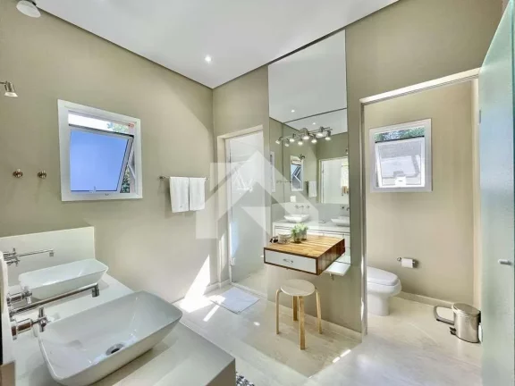 Imagem Casa de Condomínio em Chácara Moinho Velho - Carapicuíba