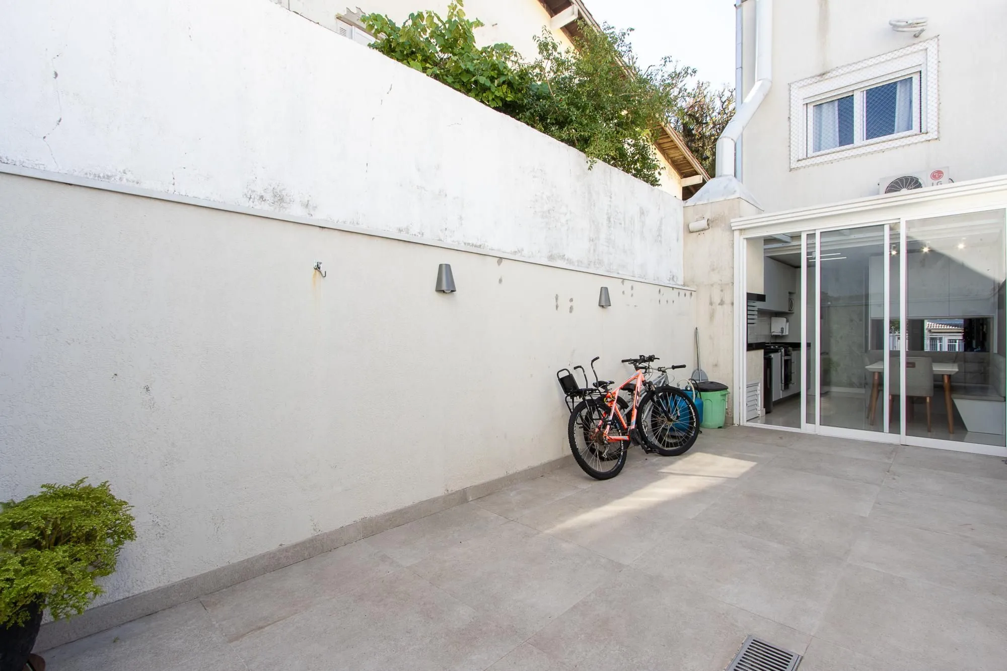 Imagem Ótima casa com 3dormitórios 1 suite no bairro Tristeza