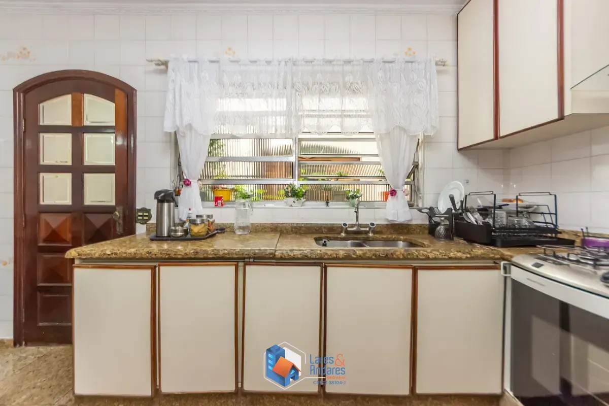 Imagem Sobrado para venda em Vila Guilherme com 4 quartos, sendo 2 suítes, 181m²