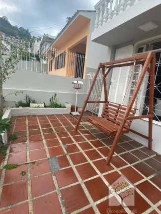 Imagem Casa a poucos passos da Av Mauro Ramos