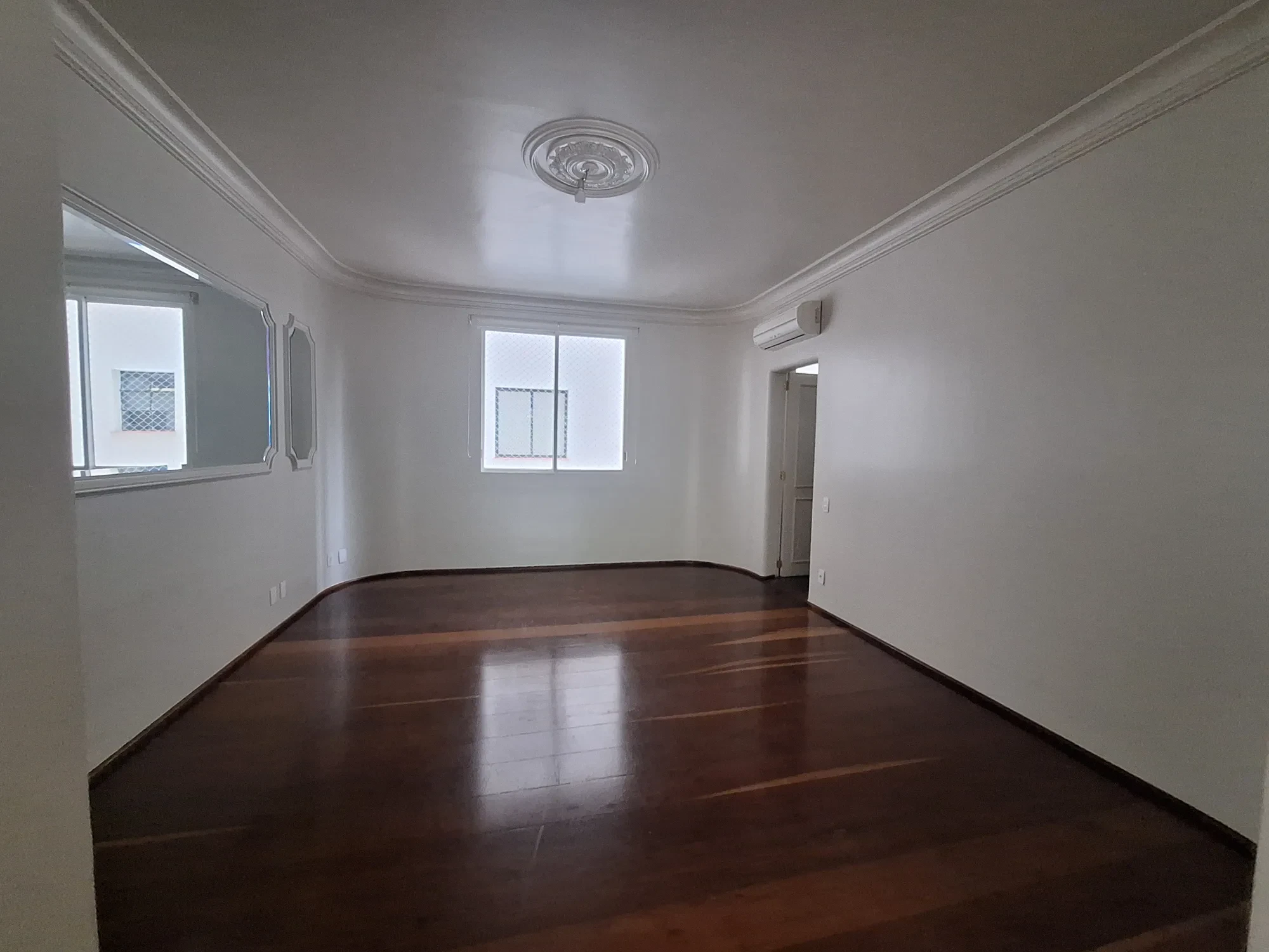 Imagem Apartamento com 2 Quartos à Venda, 199 m² em Jardim Europa - São Paulo