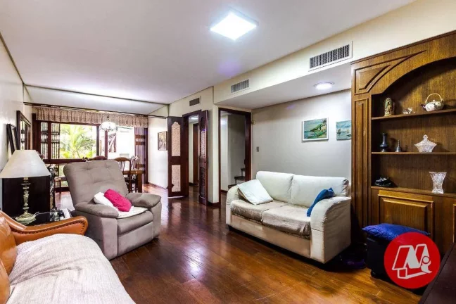 Imagem Cobertura no bairro Petrópolis, 3 dormitórios, suite. vagas e piscina. ,