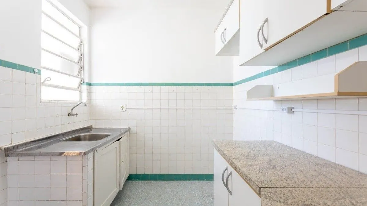 Imagem Apartamento de 1 quarto à venda no Edifício Britânia na Avenida Independência em Porto Alegre - 45,24 m² Privativos e Portaria 24h