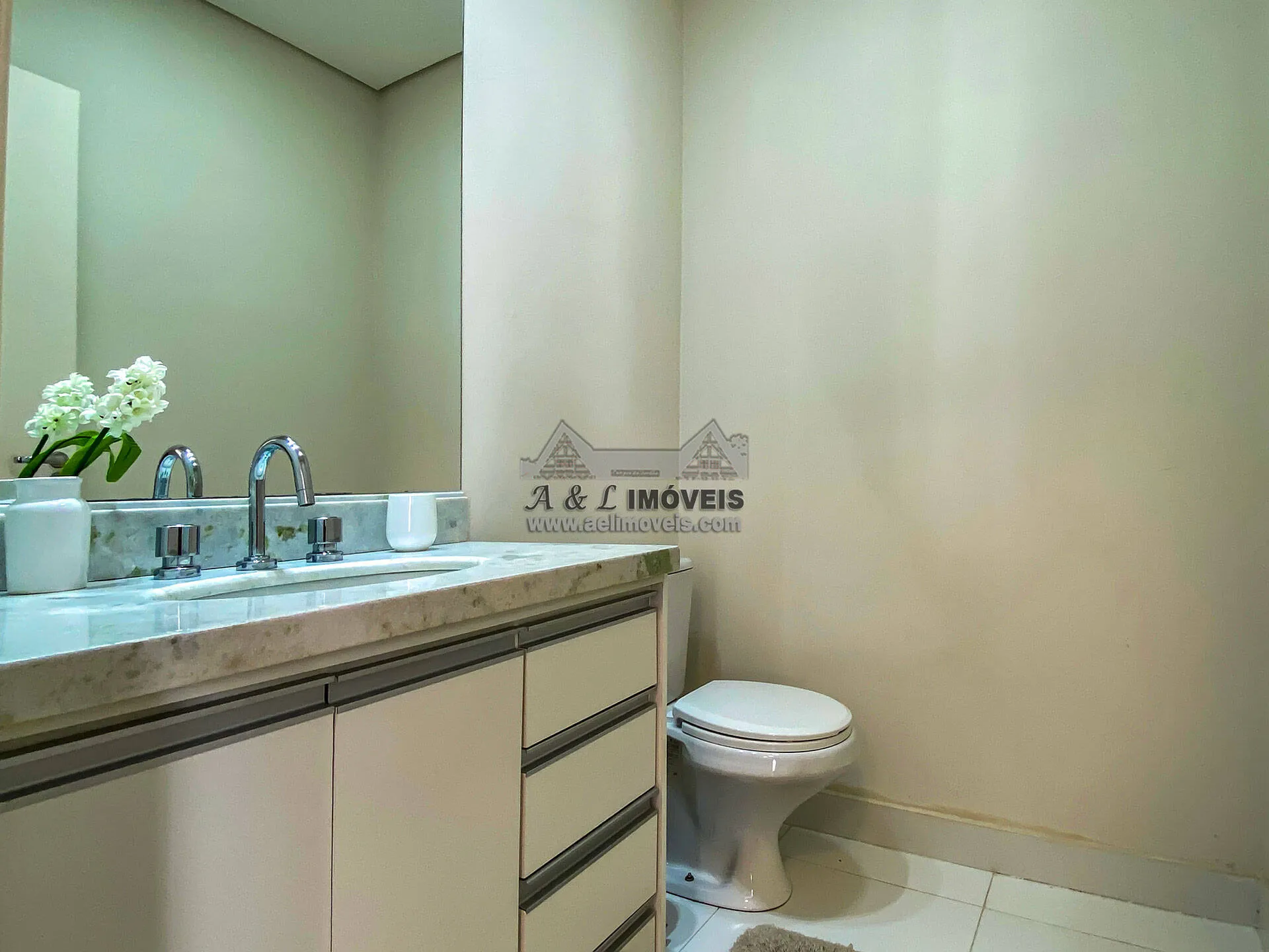 Imagem Apartamento à venda em Campos do Jordão - Duplex próximo ao Capivari