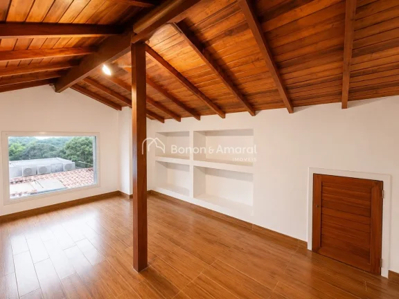 Imagem Sobrado grande e confortável com 3 quartos climatizados, e mais um cômodo reversível no primeiro ...